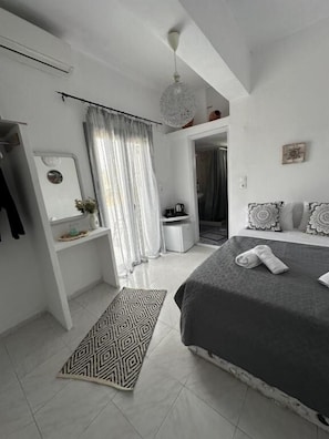 1 habitación, tabla de planchar con plancha y acceso a internet 