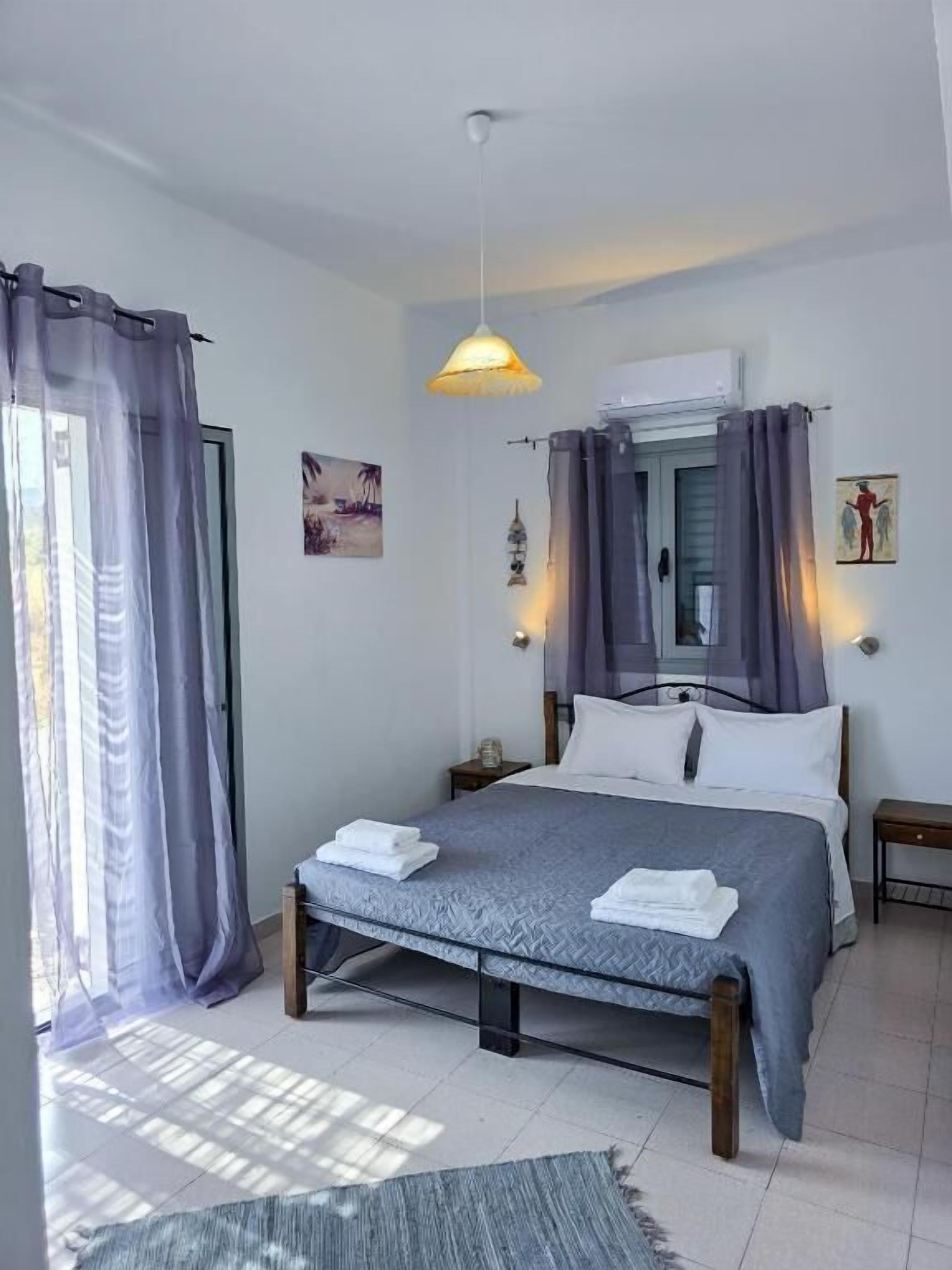 1 chambre, fer et planche à repasser, accès Internet, draps fournis