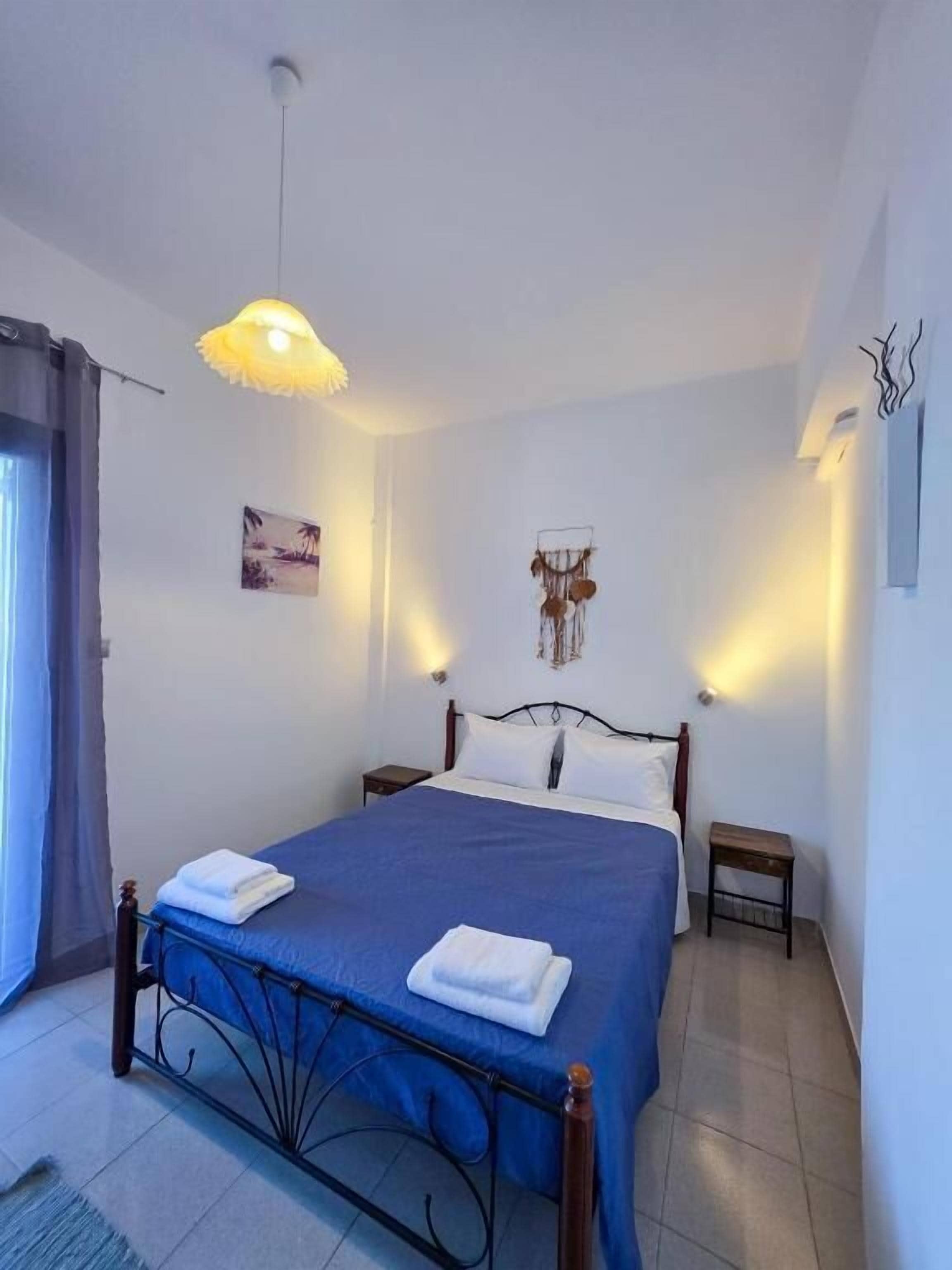 1 bedroom, iron/ironing board, internet, bed sheets