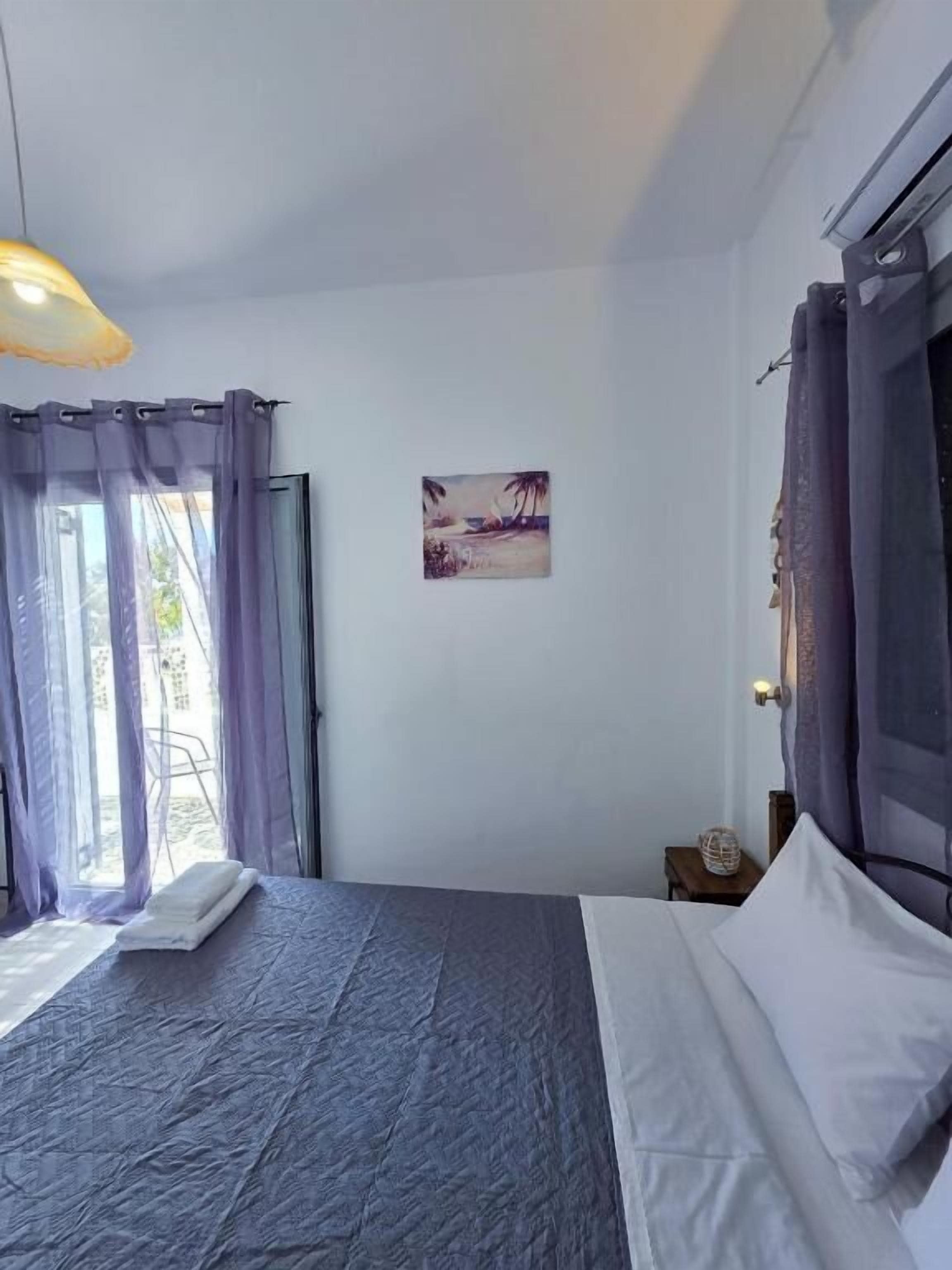 Iron/ironing board, internet, bed sheets