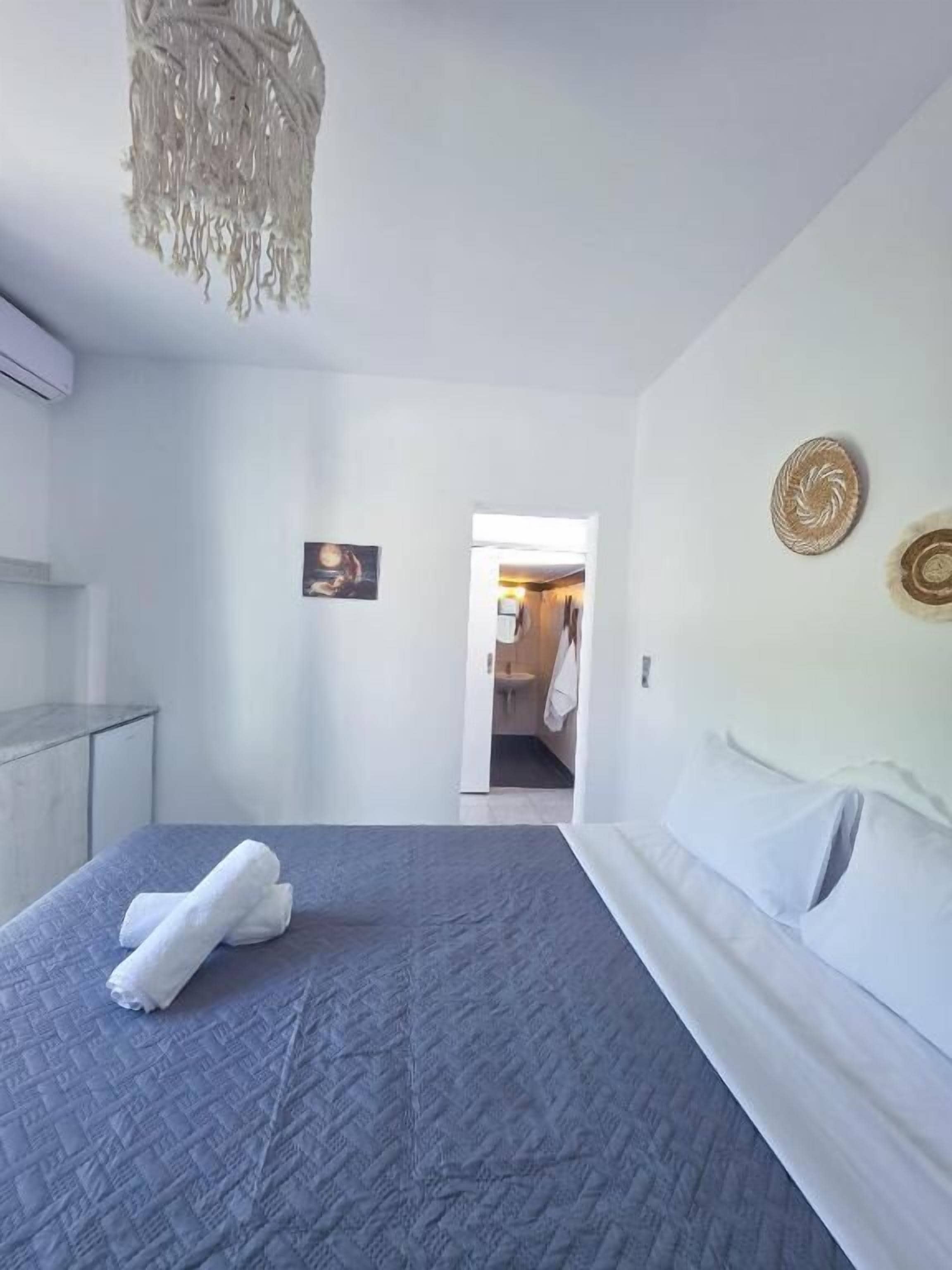 1 bedroom, iron/ironing board, internet, bed sheets