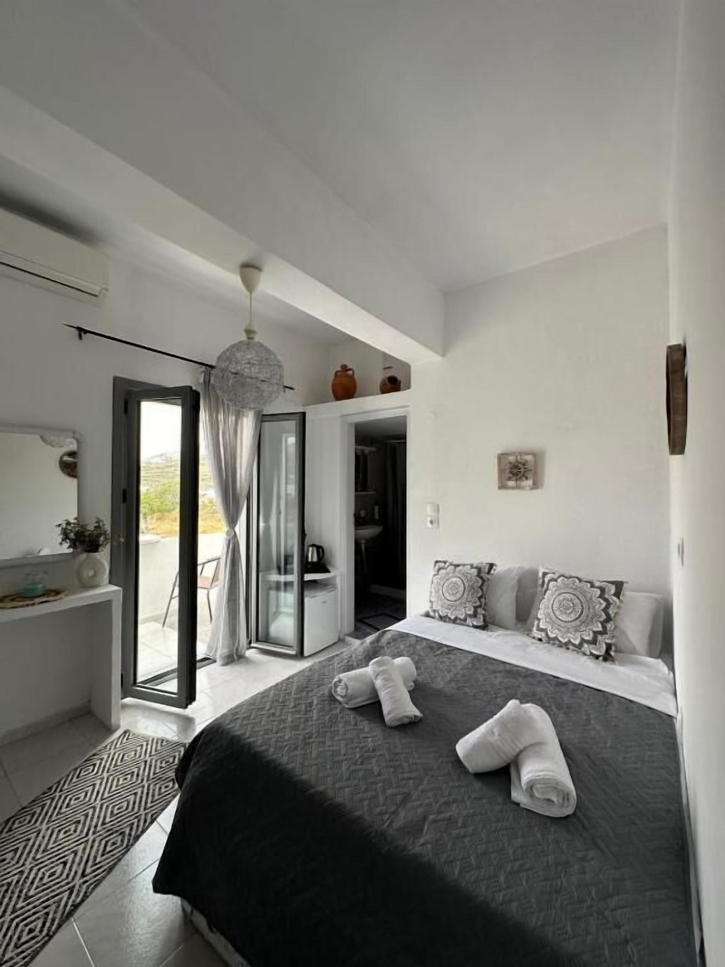 1 bedroom, iron/ironing board, internet, bed sheets