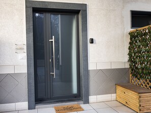Exterior detail - Suite with Private Jacuzzi in Catania short and long stays with full kitchen facilities (Catania)