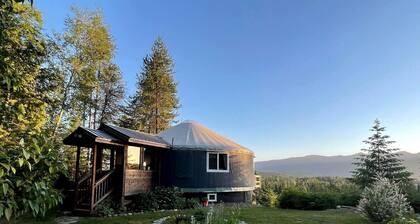 Cozy Mountain Yurt with Panoramic Views near Selkirk Mountains, Sandpoint Idaho