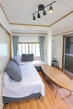 3 quartos, ferros/tábuas de passar roupa, Wi-Fi, roupa de cama
