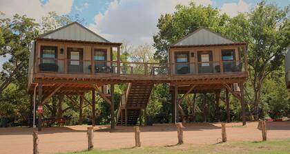 Friendship by the Water: Texas Tented Cabin Oasis for a Lakeside Getaway