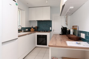 Fridge, microwave, oven, stovetop - Ty Breizh – 8 guests with terrace and garden (Sarzeau)