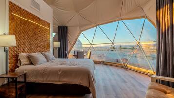 WiFi, bed sheets