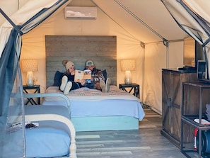 WiFi, bed sheets