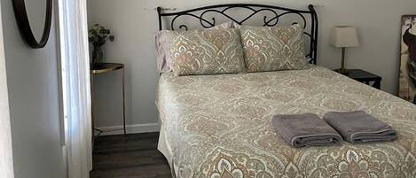 3 bedrooms, WiFi, bed sheets