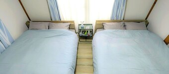Square House 1F