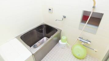 Traditional House, 2 Bedrooms | Bathroom