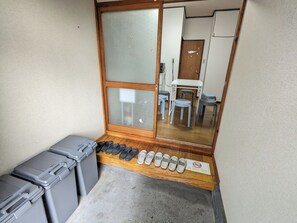 Interior entrance - Square House 1F (Tokyo)
