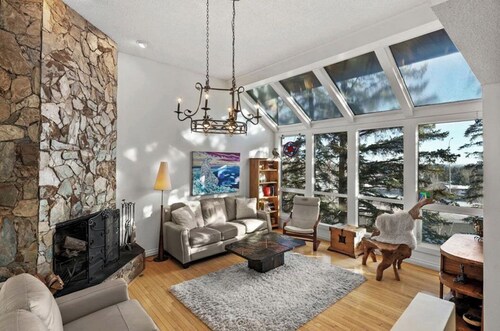 Charming chalet-style townhome located in the heart of Calgary!
