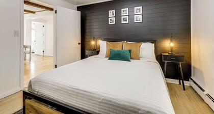 Tranquil Waters: Modern Bolton Escape on the Lake