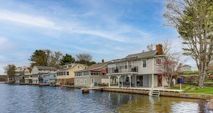 Tranquil Waters: Modern Bolton Escape on the Lake