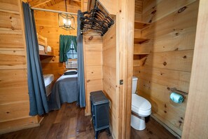 1 bedroom, WiFi - Cosby Knob Camping Cabin in the Great Smoky Mountains (Cosby)