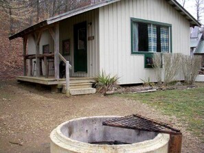 Property grounds - Explore the Beautiful Nature Surrounding this Cabin in Indiana (Nashville)