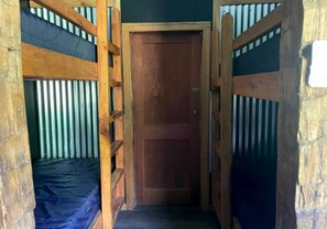 1 bedroom, WiFi - Explore the Beautiful Nature Surrounding this Cabin in Indiana (Nashville)