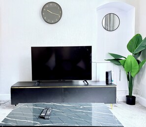 Interior - Haymarket City Favourite, Ground Floor, Sleeps 4 (Edinburgh)