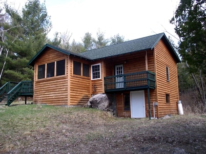 Rustic Cabin Retreat with Hot Tub and Mountain Views in Wilmington, New York