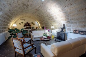 Interior - Tenuta Renna by Geco Vacation Rentals (Ragusa)