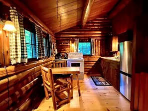 Fridge, oven, stovetop, coffee/tea maker - Romantic Cabin Beside a Peaceful Brook in the White Mountains of New Hampshire (Lisbon)
