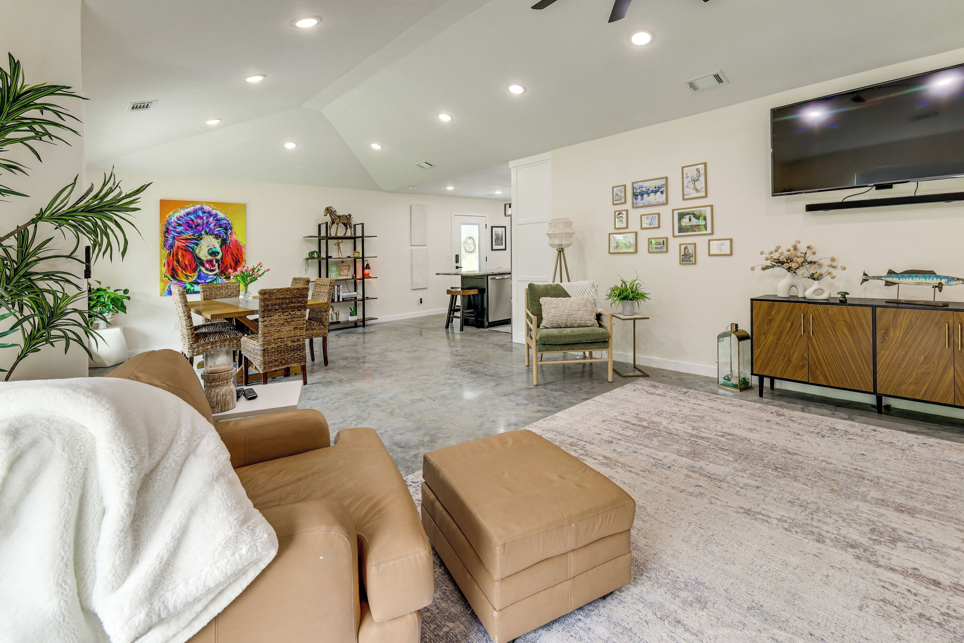 Modern-style Home W/ Patio, Near Greers Ferry Lake - Heber Springs, AR