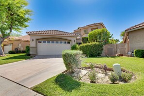 Property grounds - Country Club Perks! Indio Golf Haven on Fairway (Indio)
