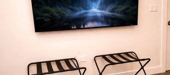 Solace Luxury 1BR Retreat Pool Hot Tub WiFi