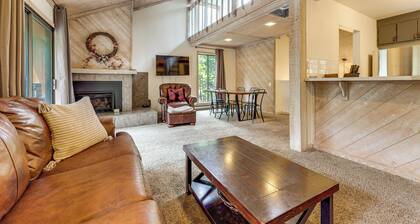 2 Mi to Dorabella Cove: Dog-Friendly Townhouse!