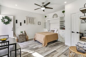 Room - Pet Friendly, Private! Bonita Unit w/ Outdoor Pool (Bonita)