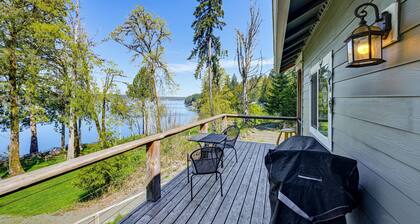 Private Beach & Hot Tub! Family Gem on Puget Sound
