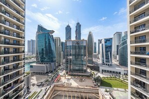 Exterior - Free housekeeping visits during your stay - StayShort - 1 Bed in Business Bay with Modern Amenities that Sleeps 4 (Business Bay)