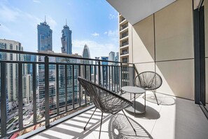 Property grounds - Free housekeeping visits during your stay - StayShort - 1 Bed in Business Bay with Modern Amenities that Sleeps 4 (Business Bay)
