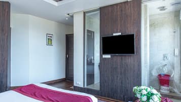 Een bureau, een laptopwerkplek, gratis wifi