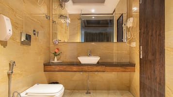 Single Room, Mountain View | Bathroom | Shower, free toiletries, hair dryer, towels