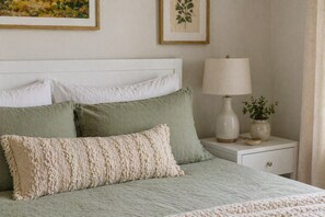 Standard Room - Cloud Nine Suites (Toronto)