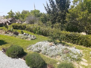 Studio, Garden View | Property grounds - the gallipoli houses (Eceabat)