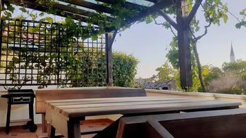 Studio, Garden View | Outdoor dining