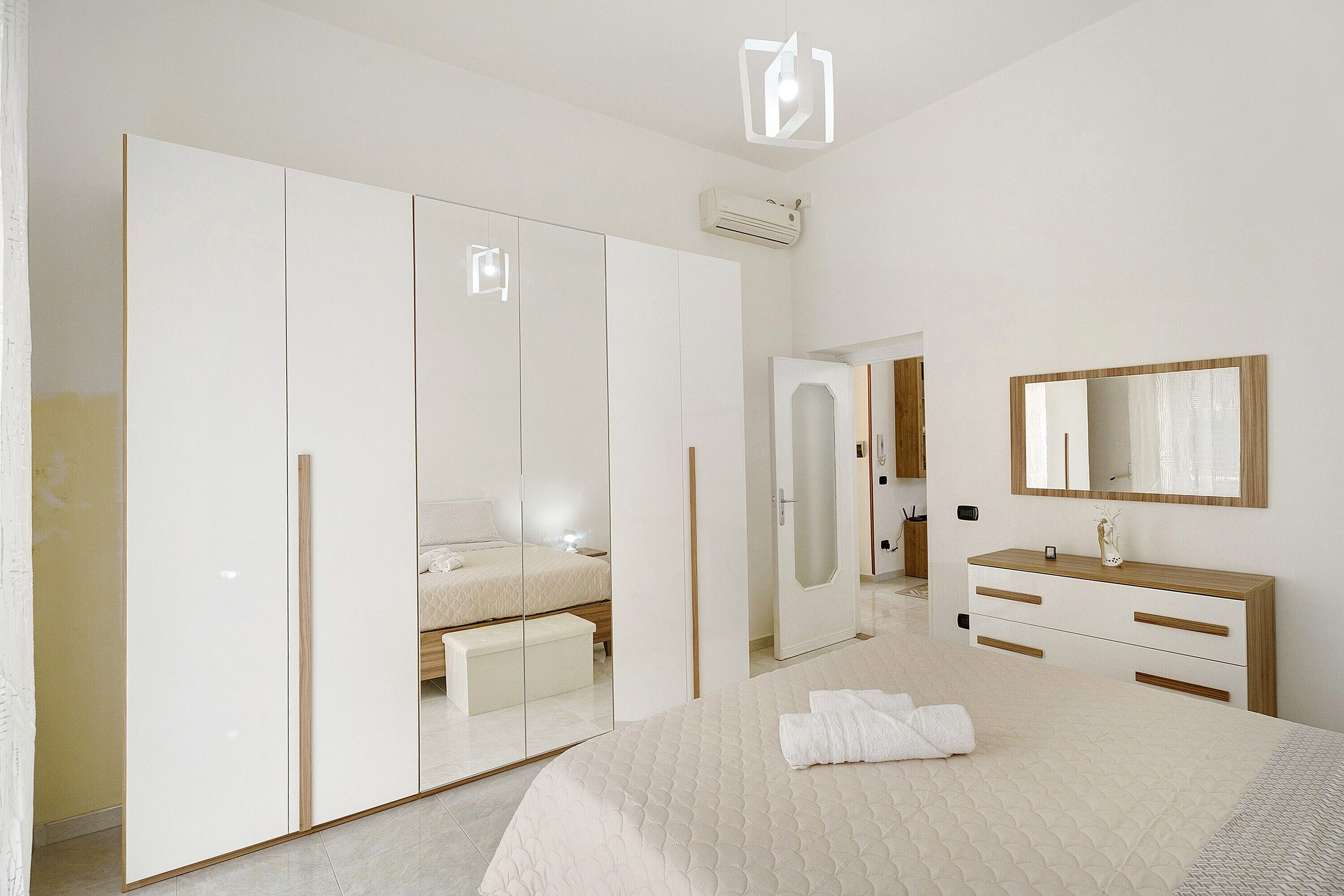 2 chambres, fer et planche à repasser, Wi-Fi, draps fournis