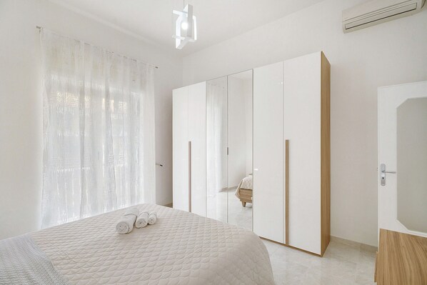 2 habitaciones, tabla de planchar con plancha, wifi y ropa de cama 
