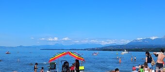 Room 'Rouge-gorge' with Lake View, Private Balcony and Wi-Fi