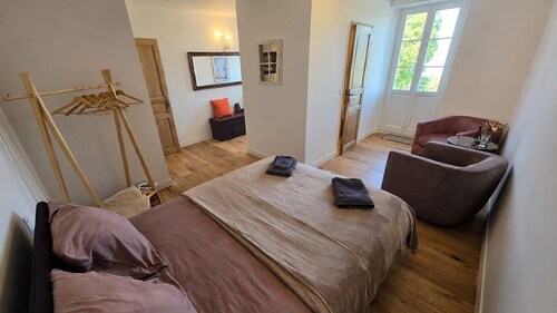 Room 'Rouge-gorge' with Lake View, Private Balcony and Wi-Fi