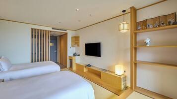 Desk, free WiFi, bed sheets