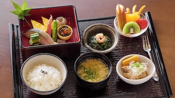 餐飲