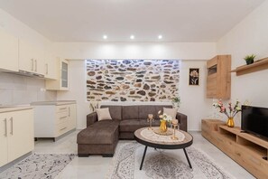 Hus, hageutsikt | Oppholdsområde