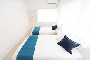 Free WiFi, bed sheets