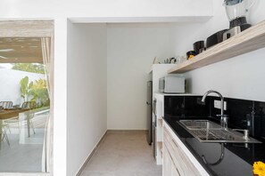 Basic Villa | Private kitchen - Villa Diana 3 (Tabanan)