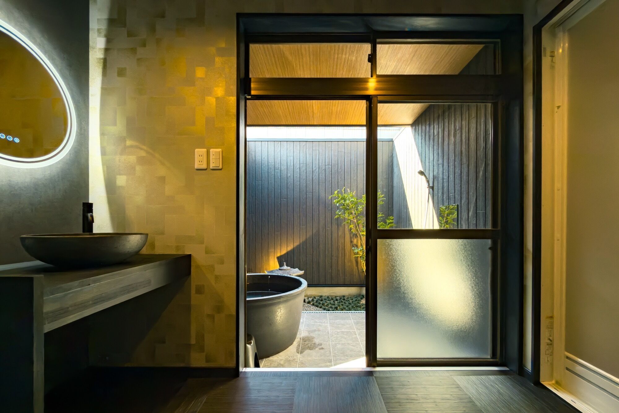 Interior. 70 2BR Modern Japanese House w Free Parking / Kyoto City Ōsaka